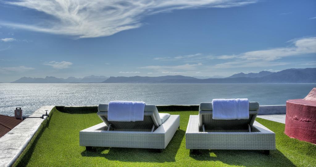 Sea Star Lodge Gansbaai Exterior photo